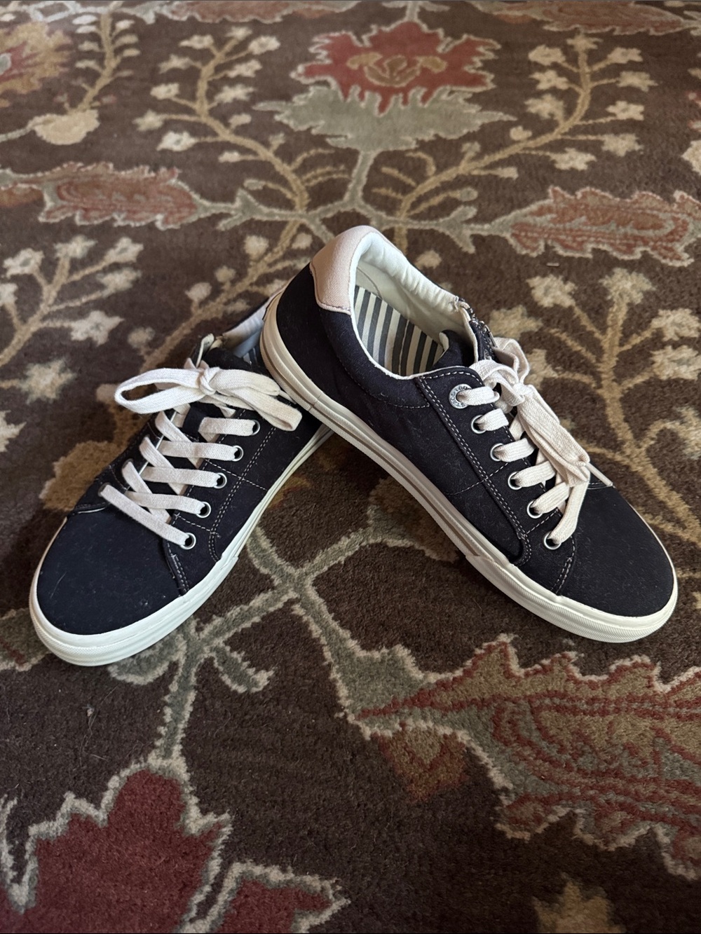Taos Z Soul Canvas Sneakers Lace Up Zipper Detail 9.5